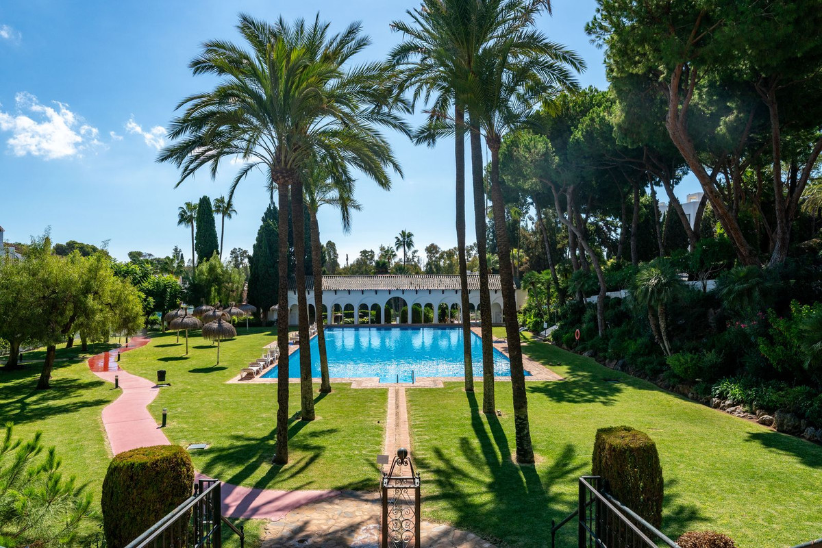 3 Bedroom Apartment for Sale in The Golden Mile
