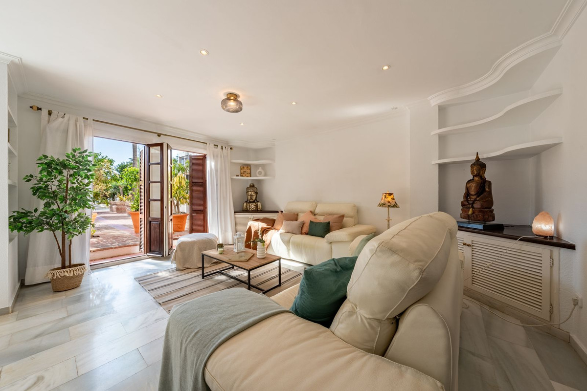 3 Bedroom Apartment for Sale in The Golden Mile — 8