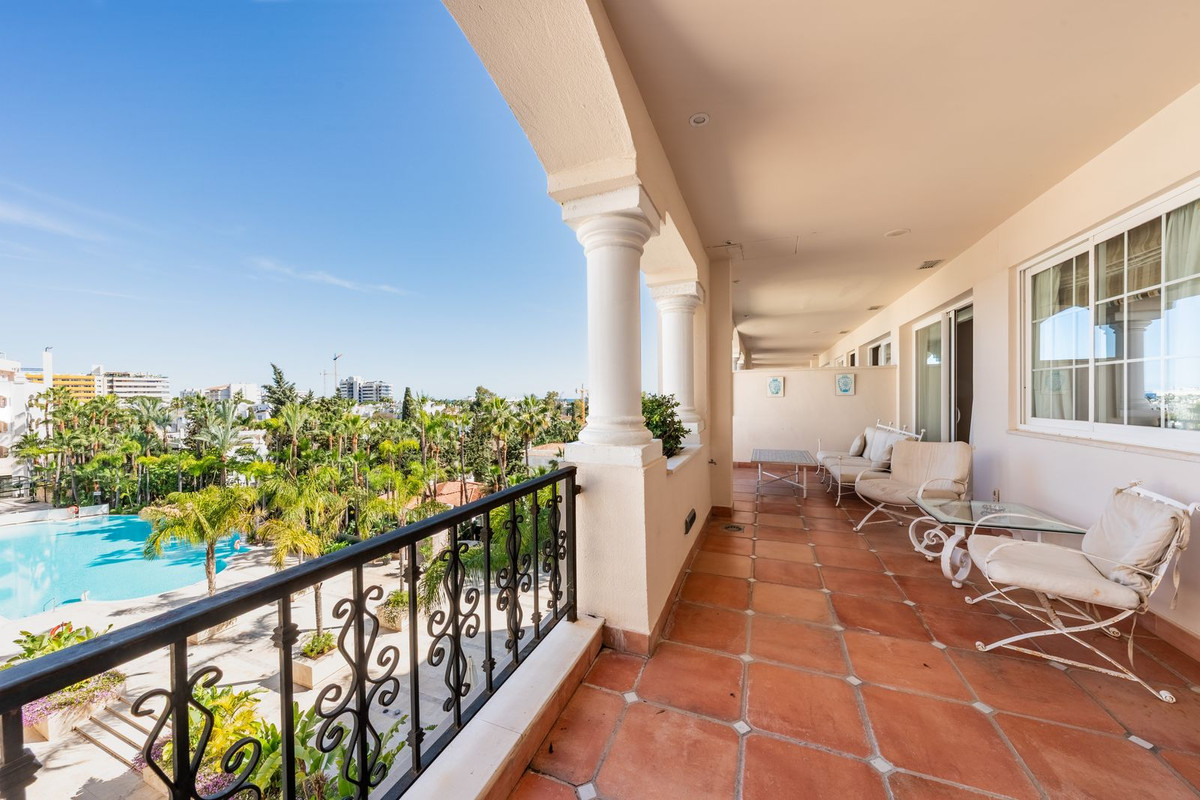 2 Bedroom Apartment for Sale in Marbella — 6
