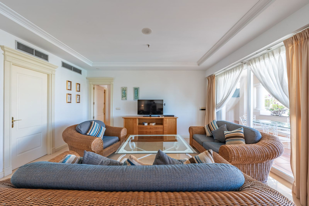 2 Bedroom Apartment for Sale in Marbella — 8
