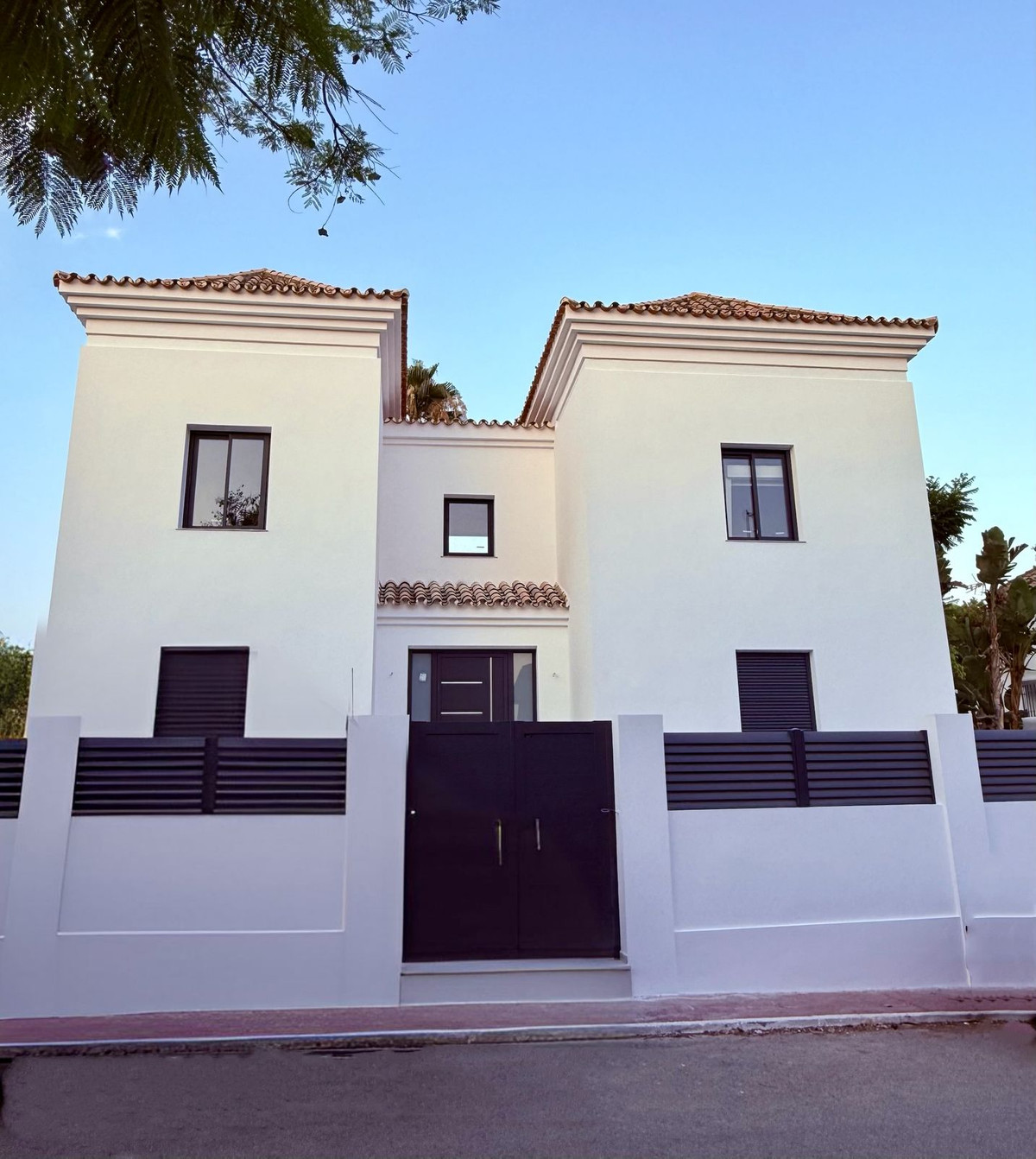 5 Bedroom Villa for Sale in Marbella — 3