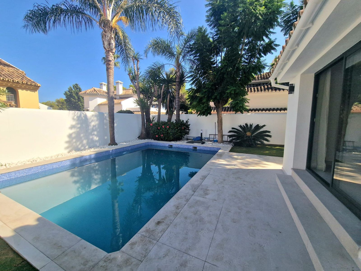 5 Bedroom Villa for Sale in Marbella — 4