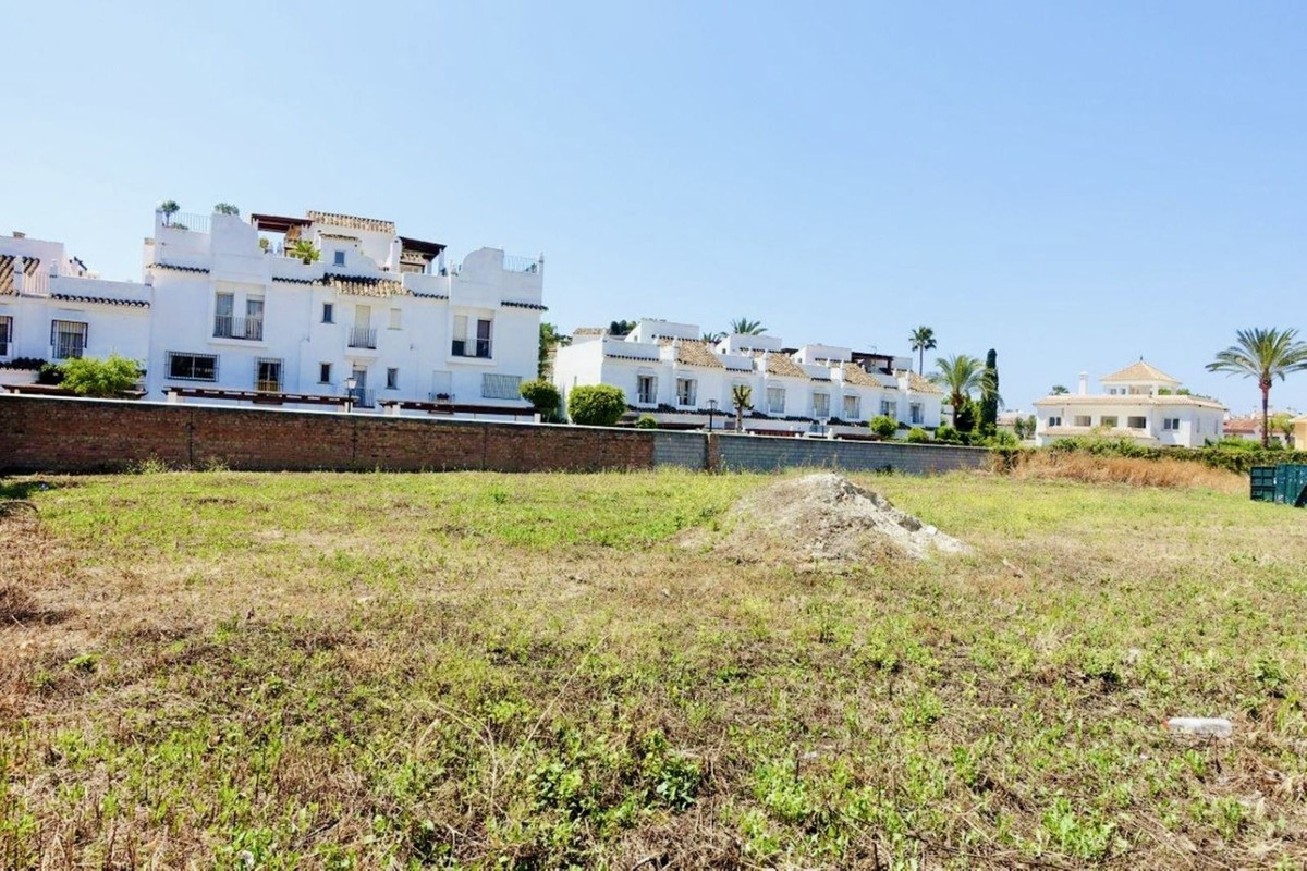 Plot for Sale in San Pedro de Alcántara — 2