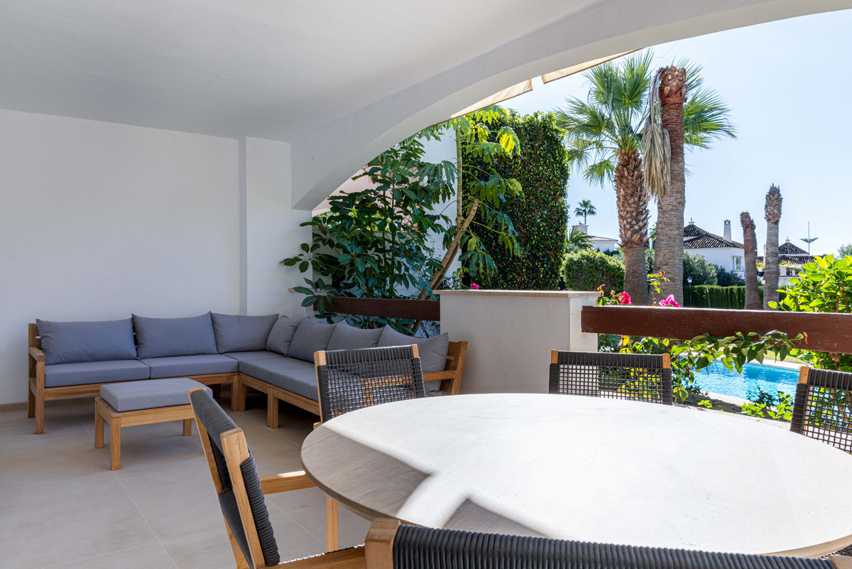 2 Bedroom Apartment for Sale in Nueva Andalucía — 2