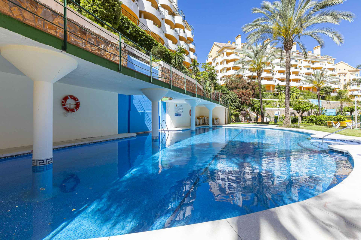 2 Bedroom Apartment for Sale in Nueva Andalucía — 3