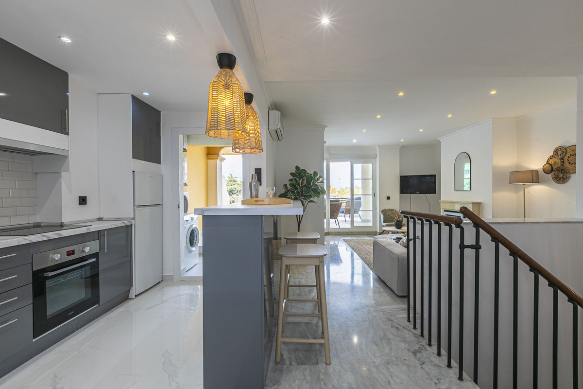 2 Bedroom Apartment for Sale in Nueva Andalucía — 5