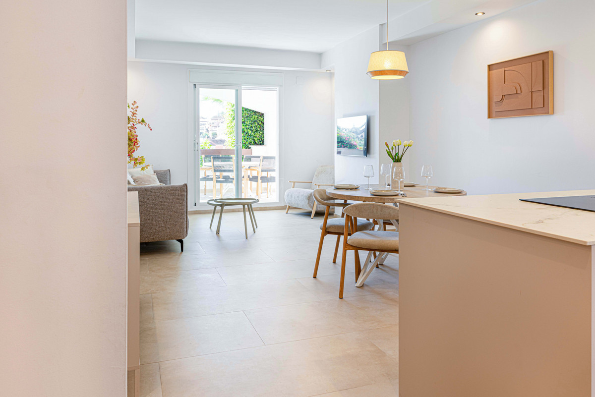 2 Bedroom Apartment for Sale in Nueva Andalucía — 3
