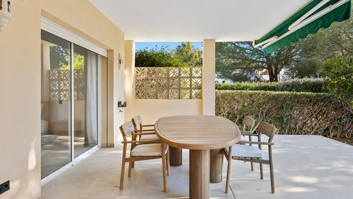 3 Bedroom Apartment for Sale in Nueva Andalucía — 2