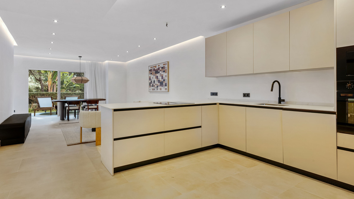 3 Bedroom Apartment for Sale in Nueva Andalucía — 8