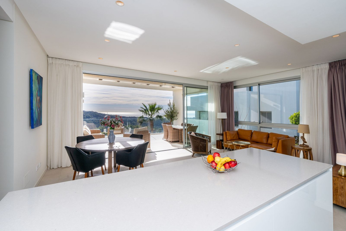 3 Bedroom Apartment for Sale in Benahavís — 3