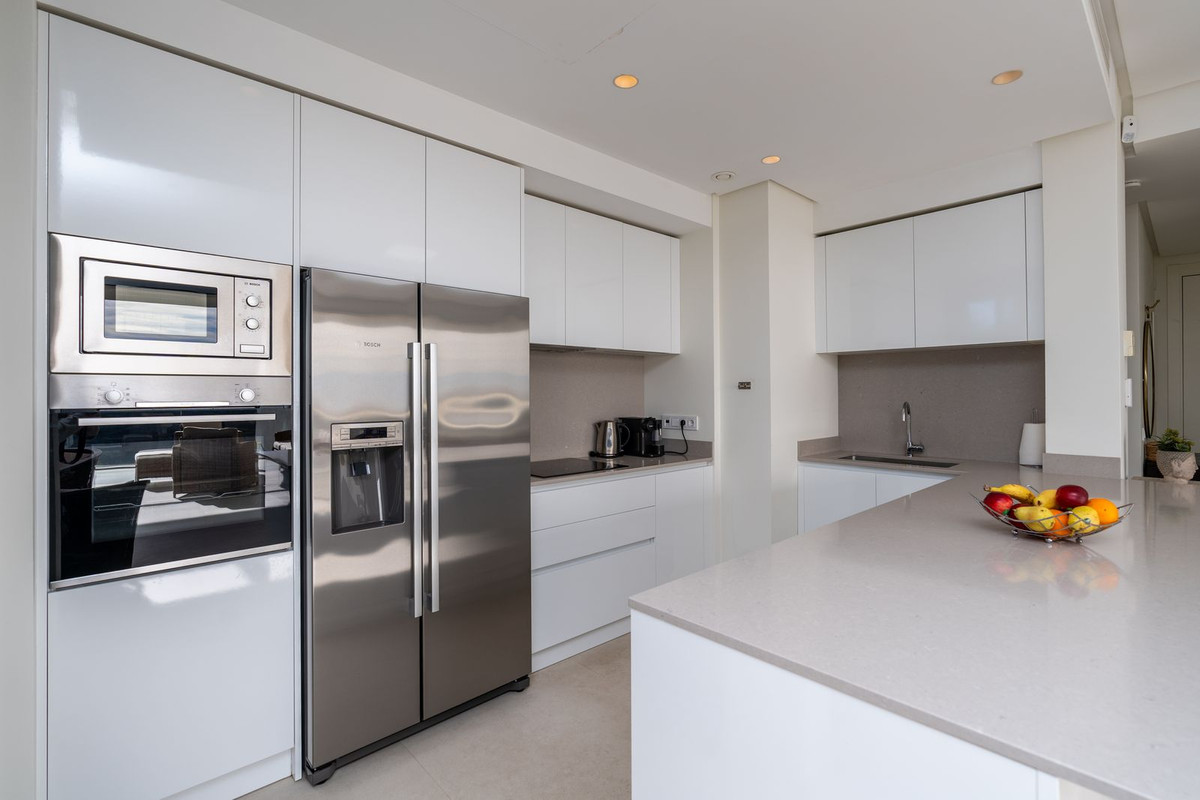 3 Bedroom Apartment for Sale in Benahavís — 5