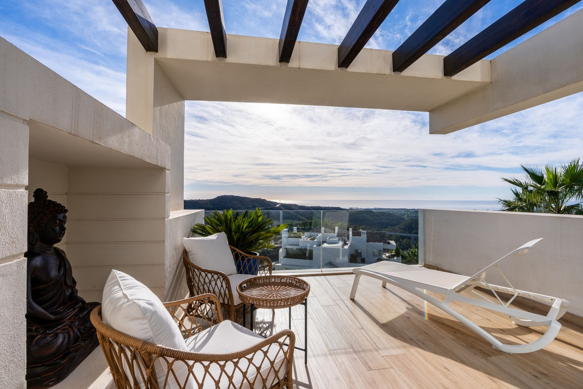 3 Bedroom Apartment for Sale in Benahavís — 7