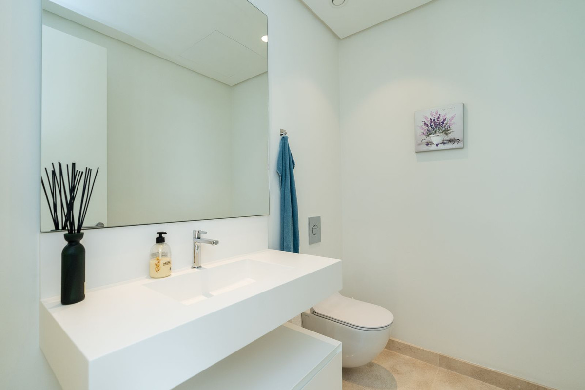 3 Bedroom Apartment for Sale in Benahavís — 9
