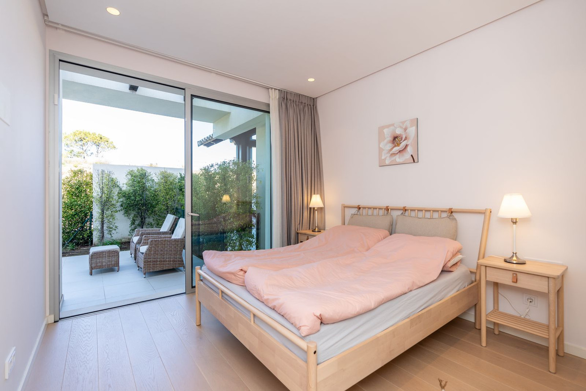 3 Bedroom Apartment for Sale in Benahavís — view 10