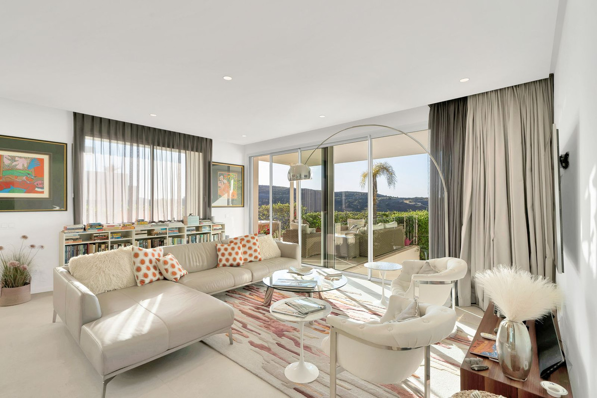 3 Bedroom Apartment for Sale in Benahavís — 4