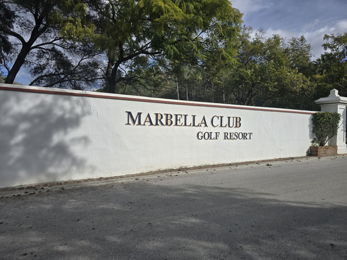 Plot for Sale in Benahavís