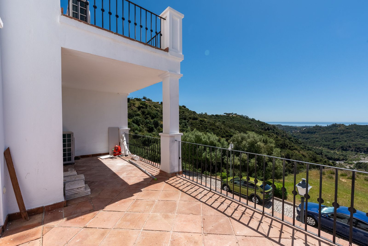 4 Bedroom Villa for Sale in Benahavís — 6