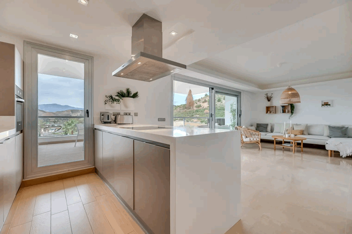 3 Bedroom Apartment for Sale in Los Arqueros — 2