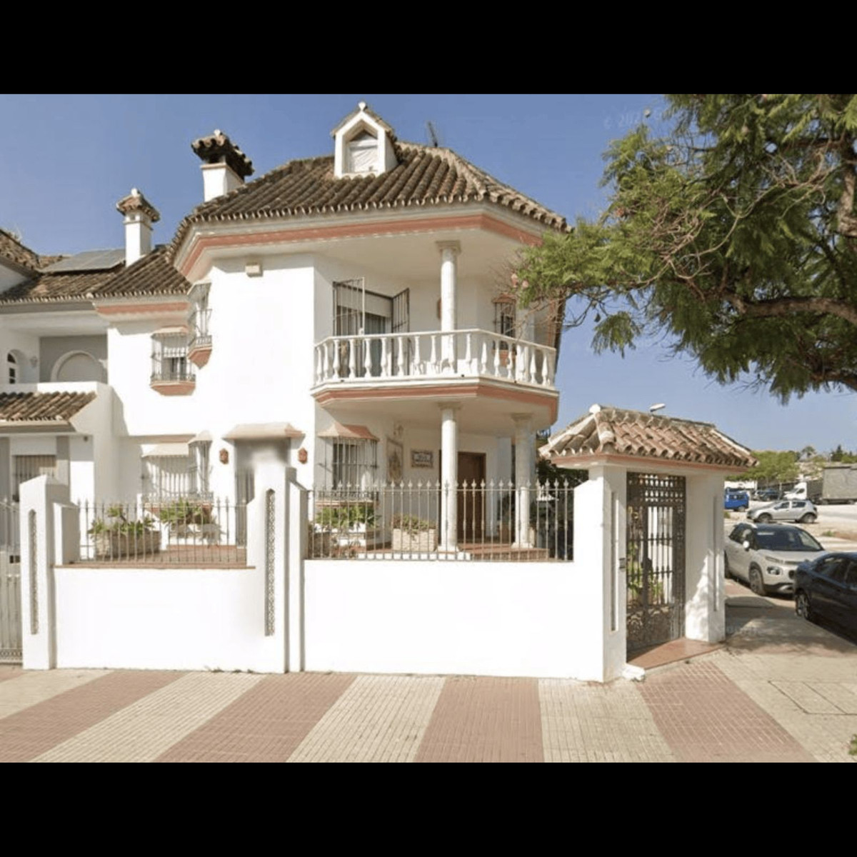 5 Bedroom Villa for Sale in San Pedro de Alcántara