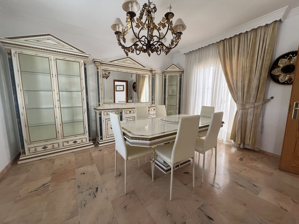 5 Bedroom Villa for Sale in San Pedro de Alcántara — 3