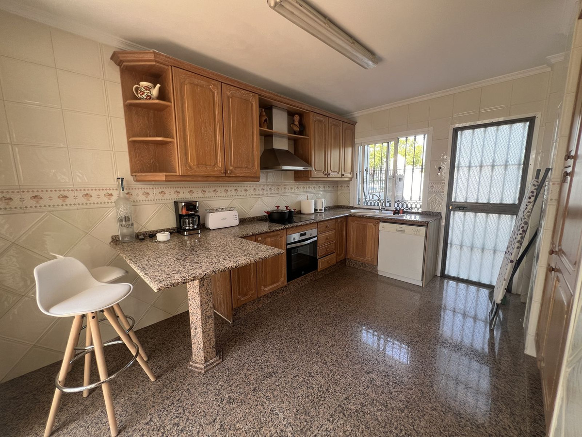5 Bedroom Villa for Sale in San Pedro de Alcántara — 7