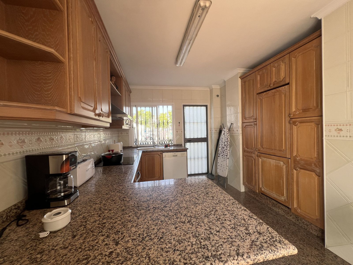 5 Bedroom Villa for Sale in San Pedro de Alcántara — 8