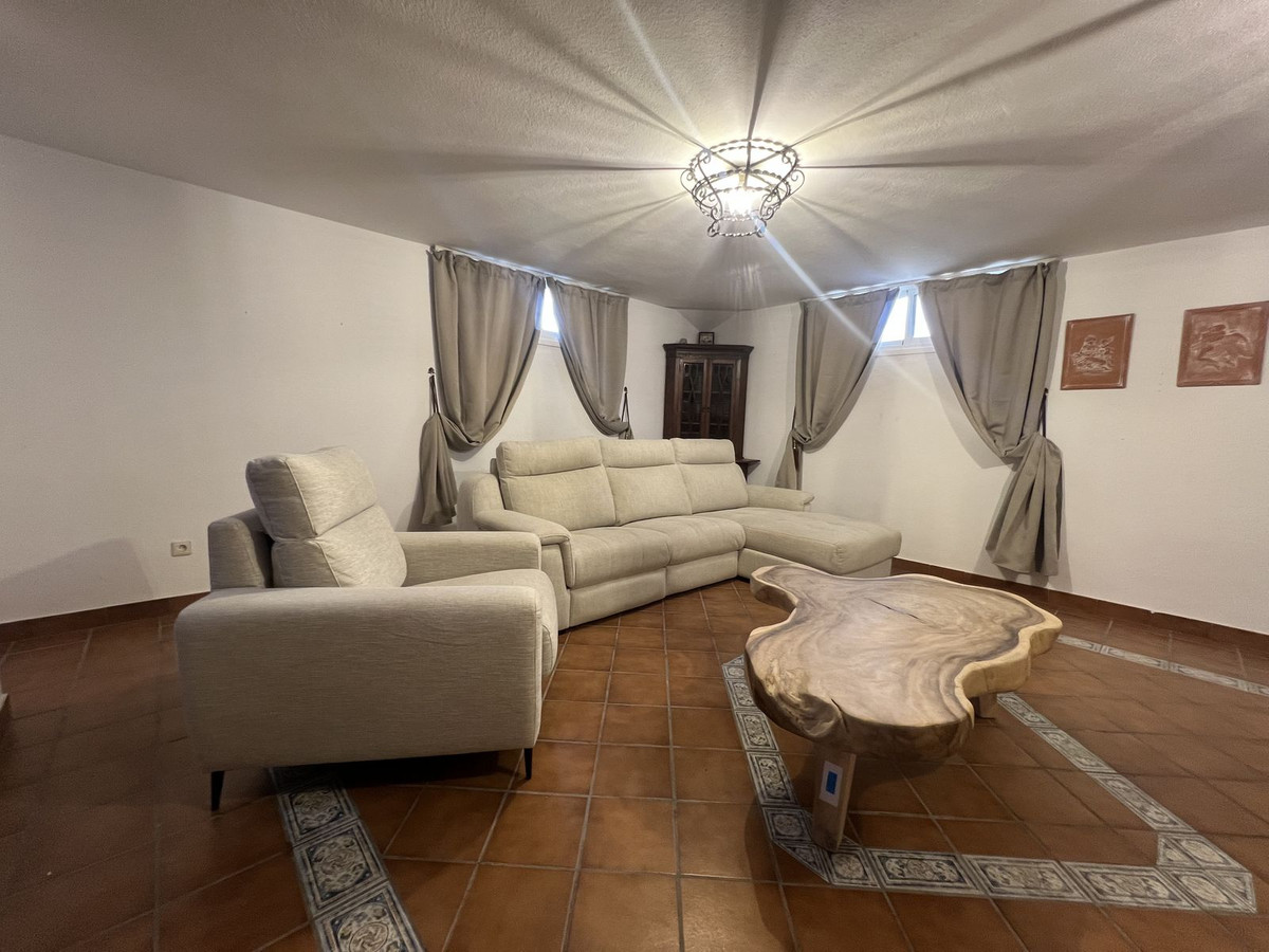 5 Bedroom Villa for Sale in San Pedro de Alcántara — view 10