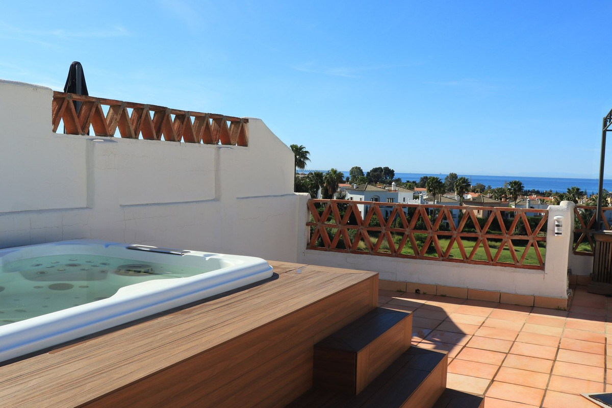 3 Bedroom Villa for Sale in Estepona