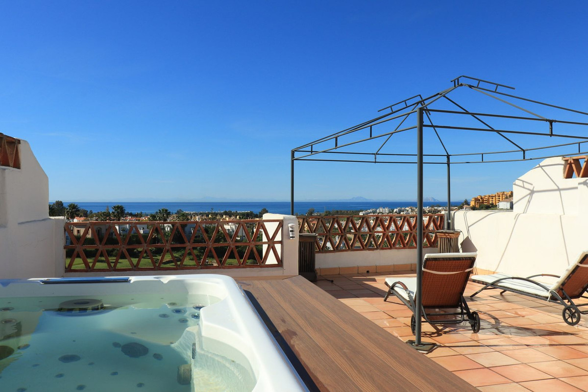 3 Bedroom Villa for Sale in Estepona — 8