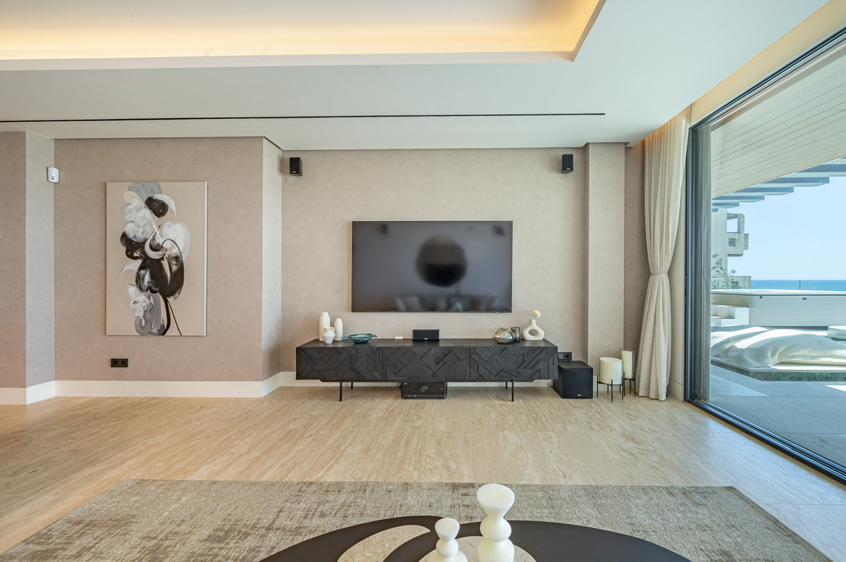 2 Bedroom Apartment for Sale in Estepona — 8
