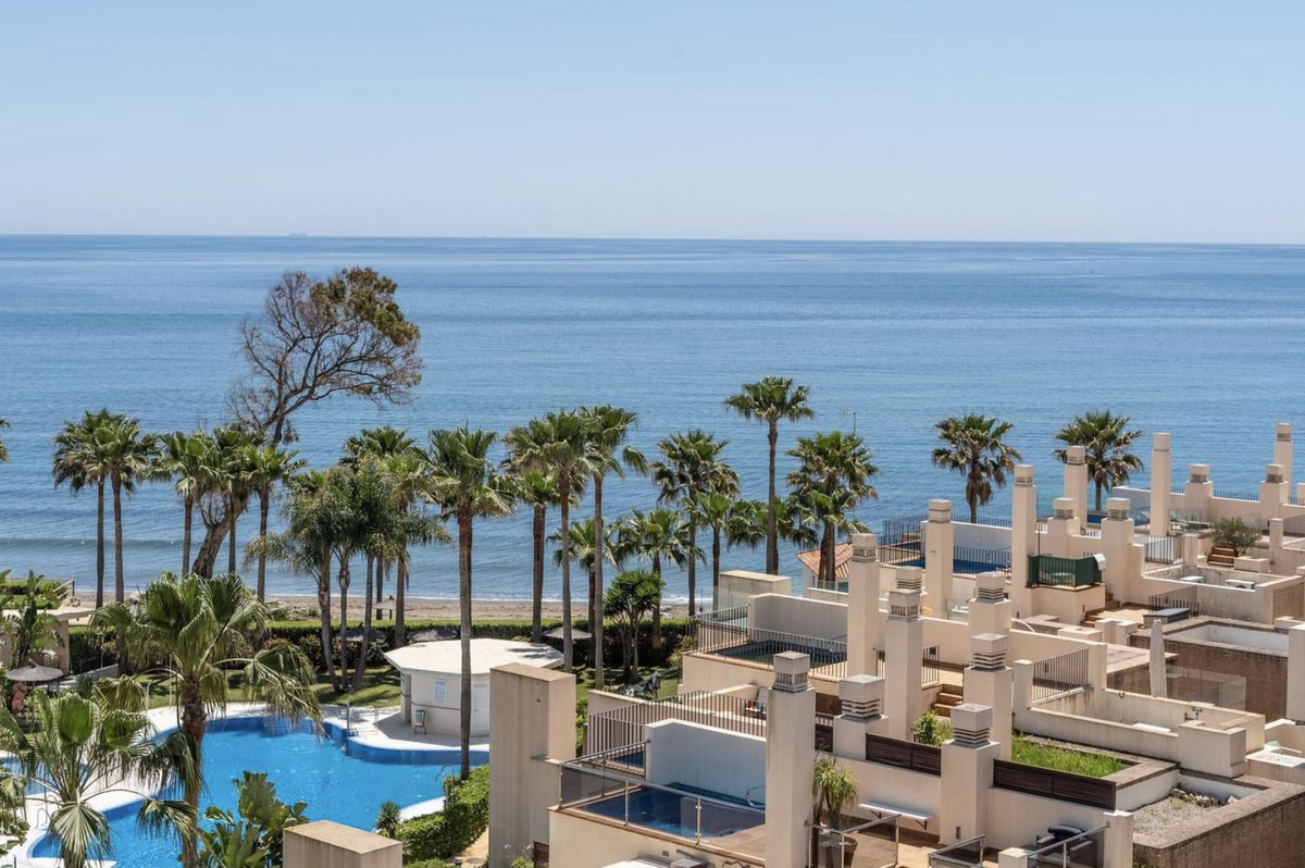 2 Bedroom Apartment for Sale in New Golden Mile