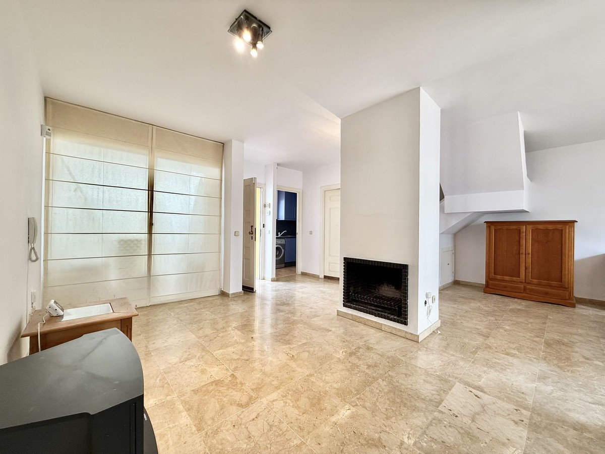 3 Bedroom Villa for Sale in Nueva Andalucía — 7