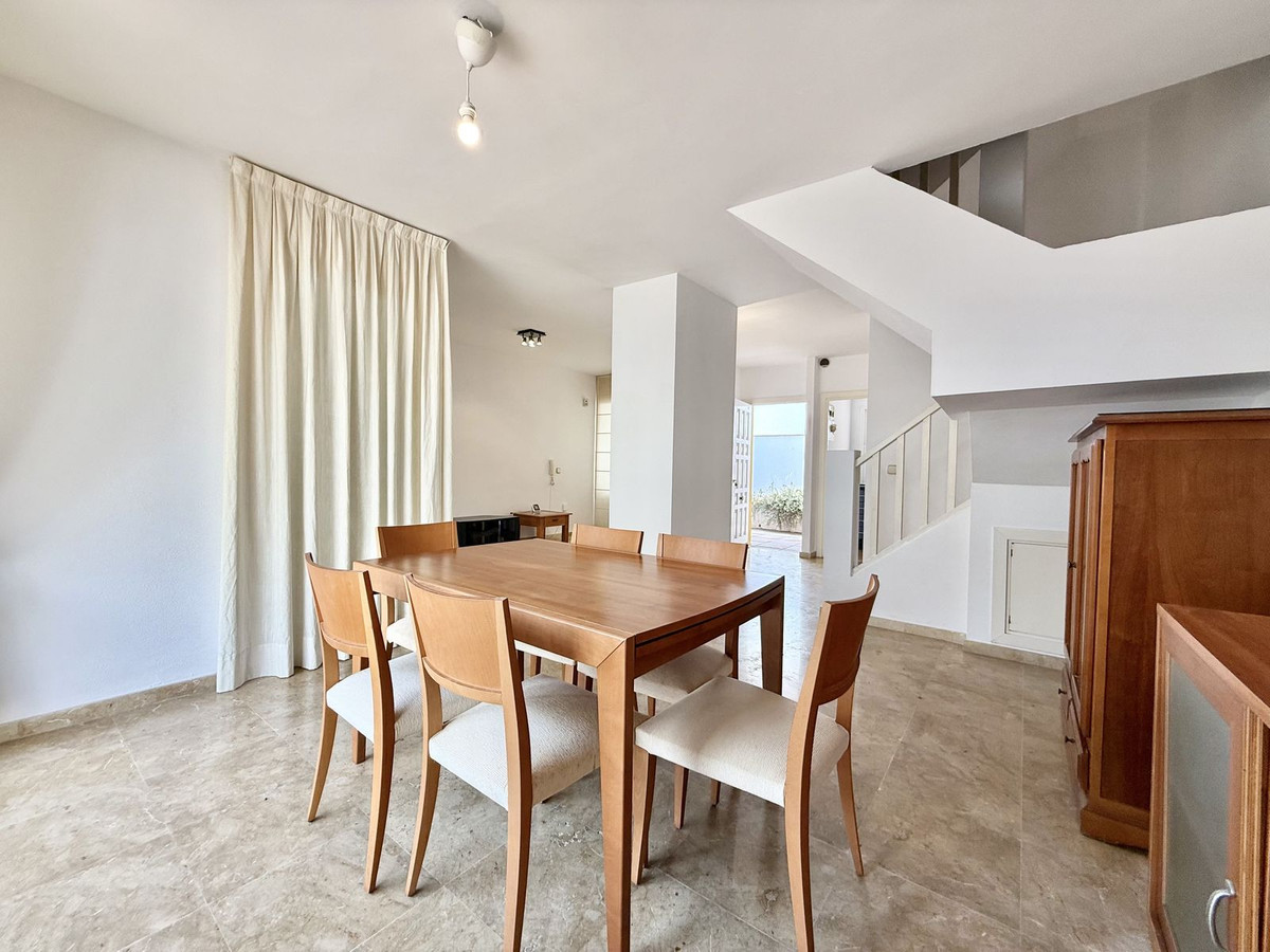 3 Bedroom Villa for Sale in Nueva Andalucía — 9
