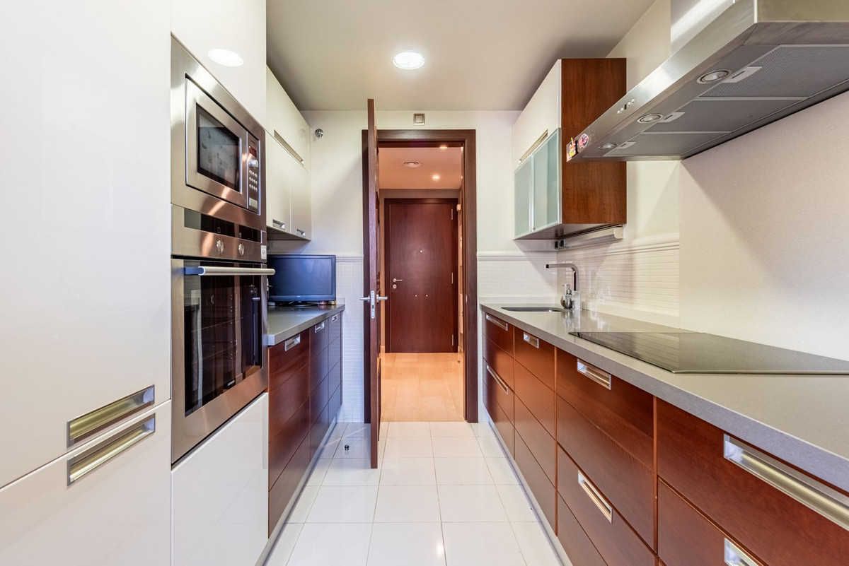 2 Bedroom Apartment for Sale in Nueva Andalucía — 3