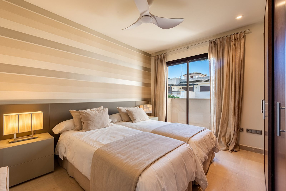 2 Bedroom Apartment for Sale in Nueva Andalucía — 7