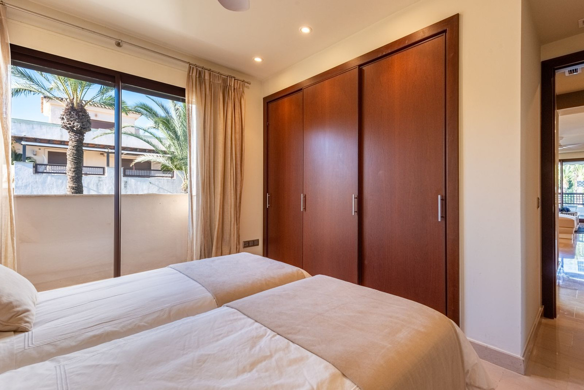 2 Bedroom Apartment for Sale in Nueva Andalucía — 8