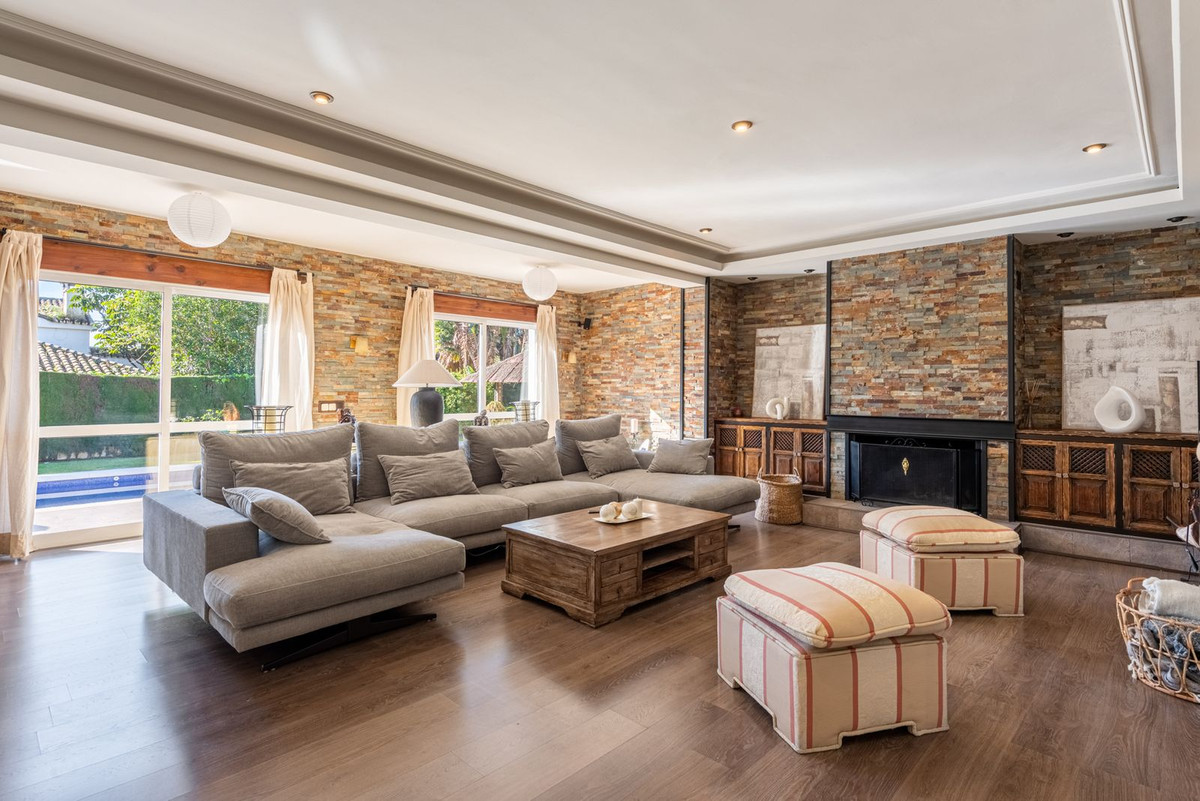 3 Bedroom Villa for Sale in The Golden Mile — 3