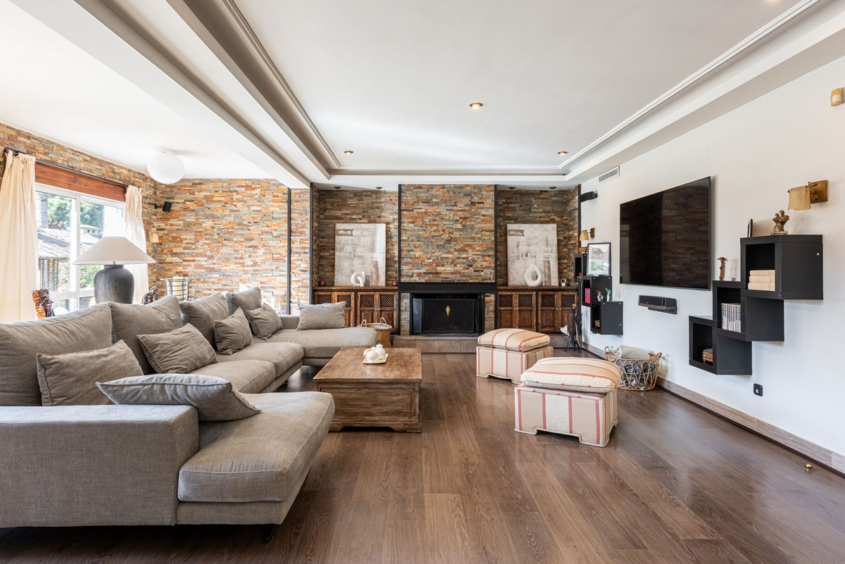 3 Bedroom Villa for Sale in The Golden Mile — 5
