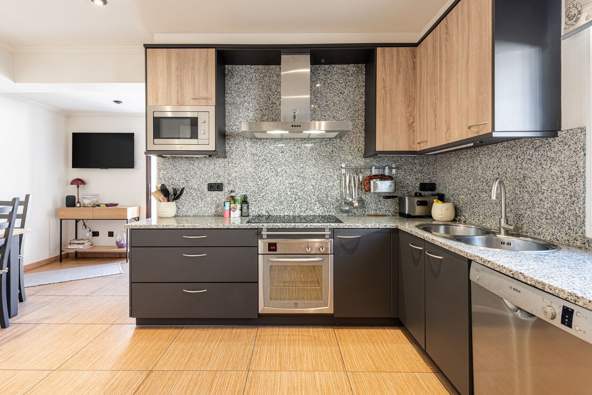 3 Bedroom Villa for Sale in The Golden Mile — 8