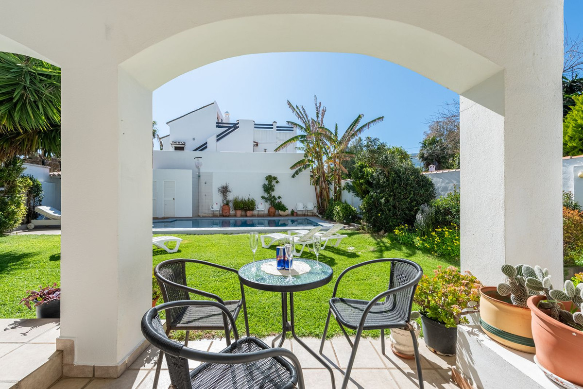 4 Bedroom Villa for Sale in San Pedro de Alcántara — 8