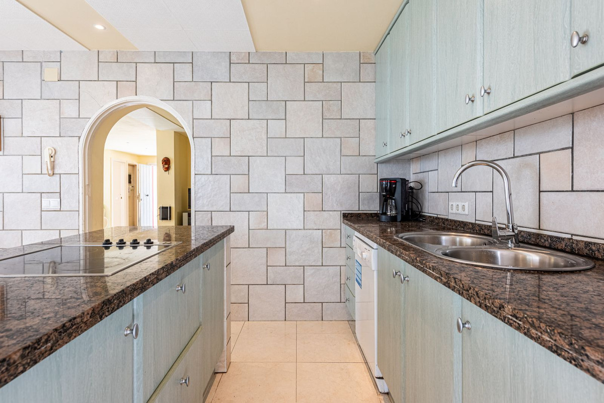 4 Bedroom Villa for Sale in San Pedro de Alcántara — 9