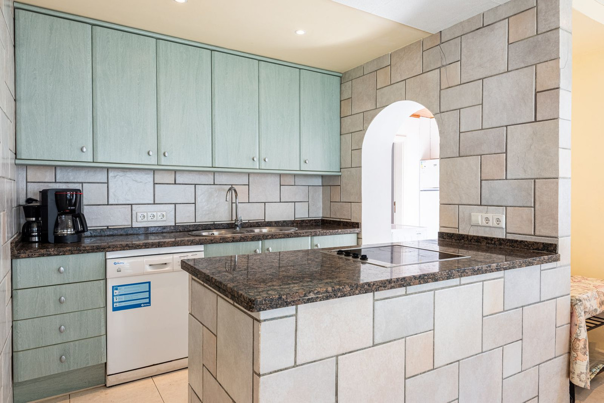 4 Bedroom Villa for Sale in San Pedro de Alcántara — view 10