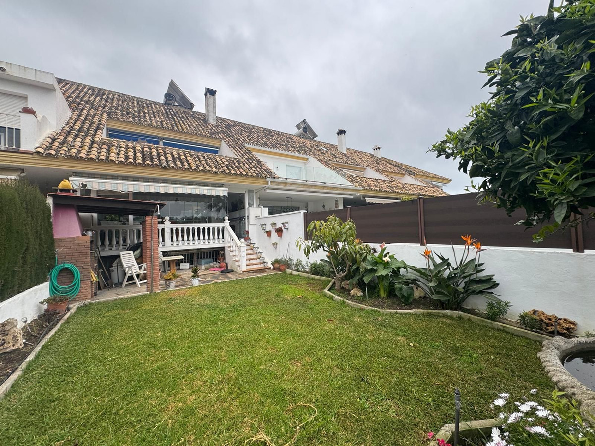 4 Bedroom Villa for Sale in Atalaya — 2