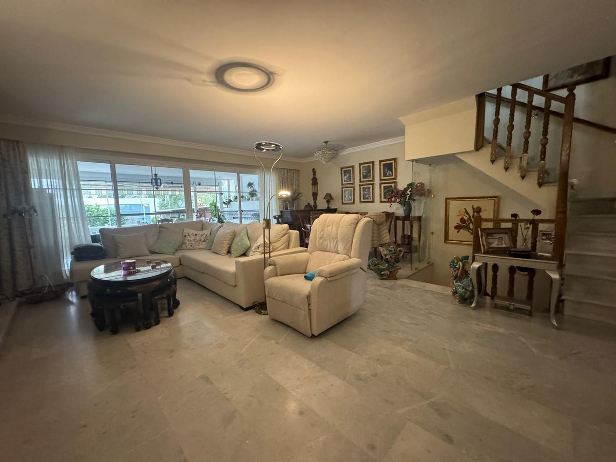 4 Bedroom Villa for Sale in Atalaya — 3