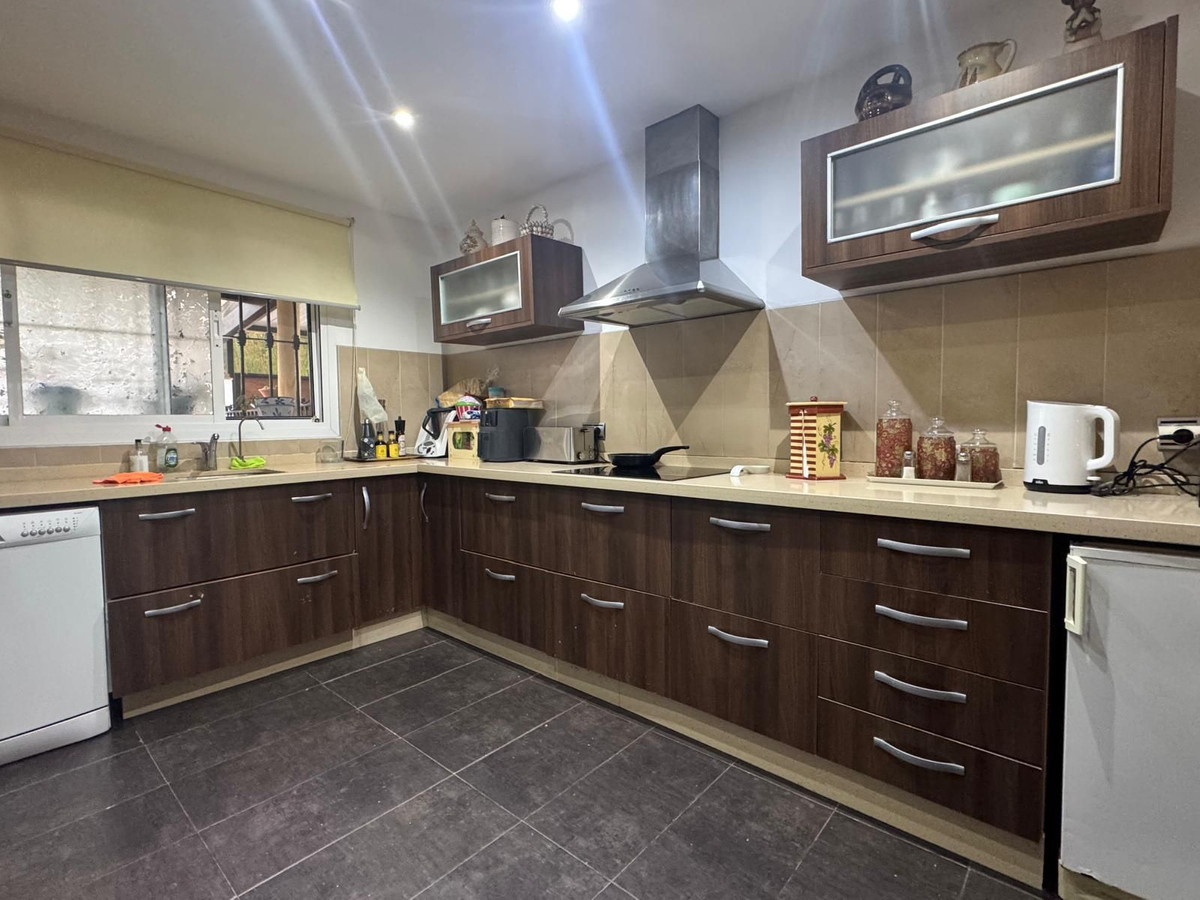 4 Bedroom Villa for Sale in Atalaya — 6