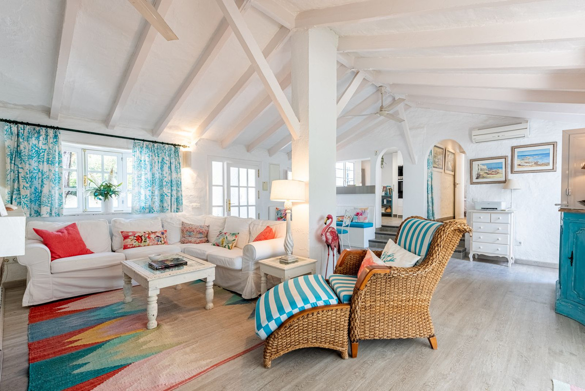 4 Bedroom Villa for Sale in Benahavís — 4