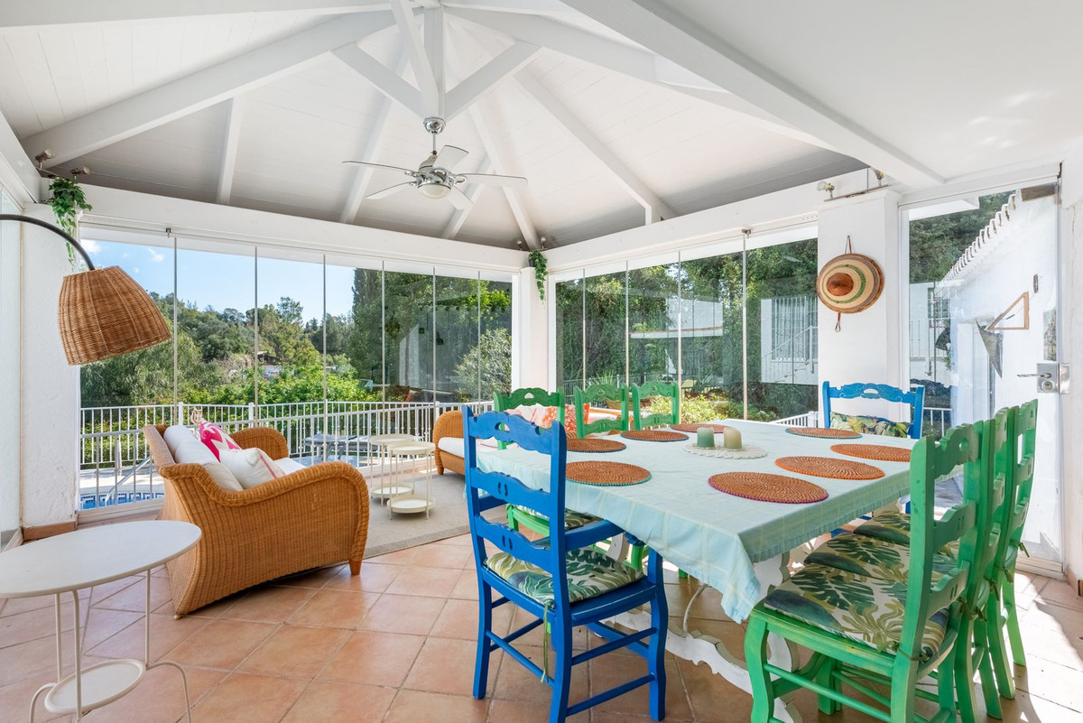4 Bedroom Villa for Sale in Benahavís — 8