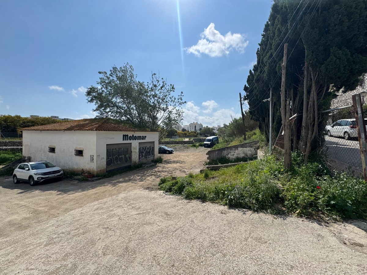 Plot for Sale in Puerto Banús — 2