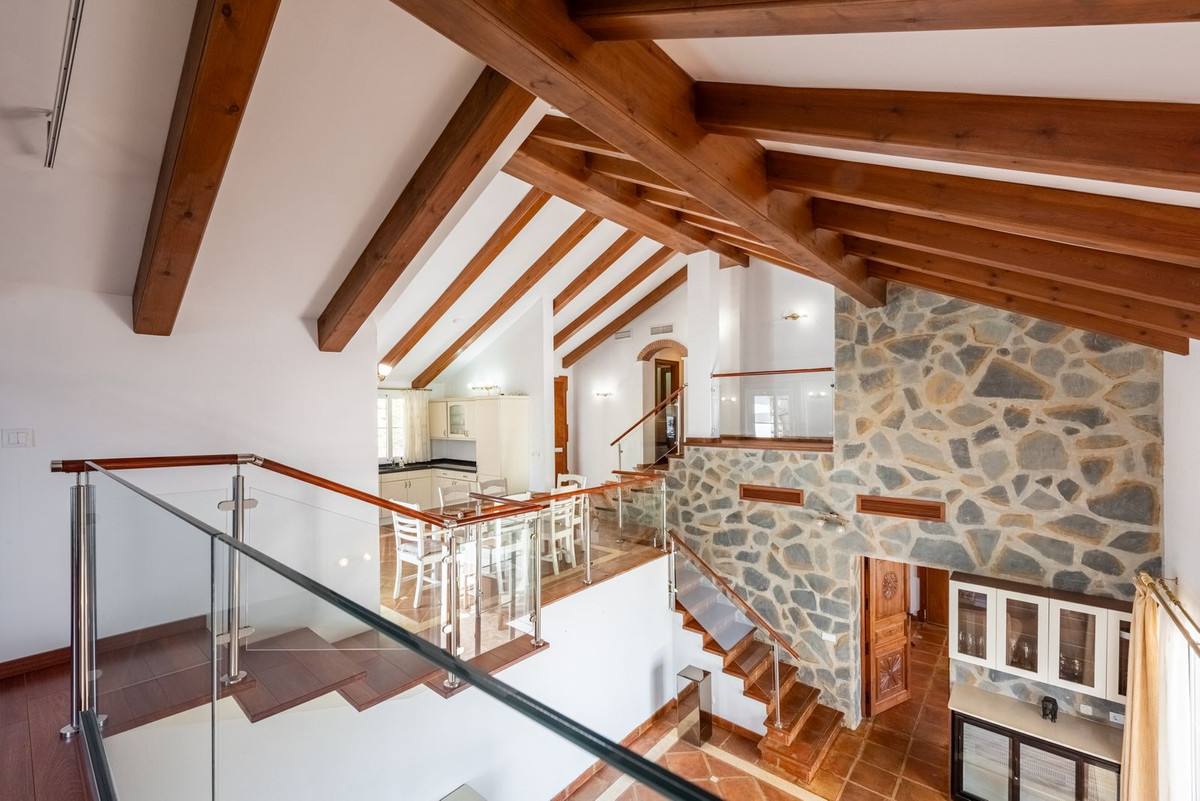 3 Bedroom Villa for Sale in Istán — 6
