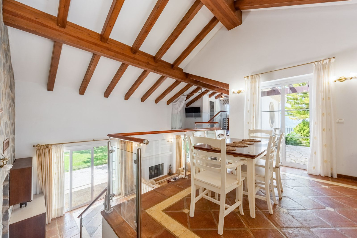 3 Bedroom Villa for Sale in Istán — 8